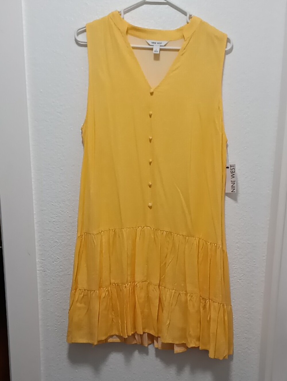 Nine West Knee Length  Sunflower Sleeveless Tiered V-Neck Dress - Picture 10 of 11